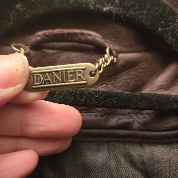 Vintage Danier Canada Leather Coat w/ Detachable Vest | Brown | Belted | 90s - Picture 4 of 7